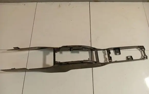 Volkswagen Polo IV 9N3 Center console 6q1864343E