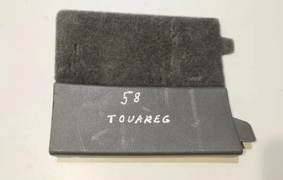 Volkswagen Touareg I Trunk/boot trim cover 7L6867655