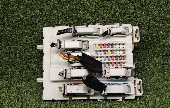 Volvo V40 Power management control unit 31394963 3554236002 000047