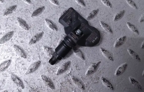Porsche Cayenne (9Y0 9Y3) Tire pressure sensor 5Q0907275B