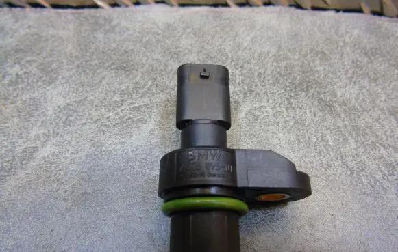 BMW 5 F10 F11 Camshaft position sensor 7803093