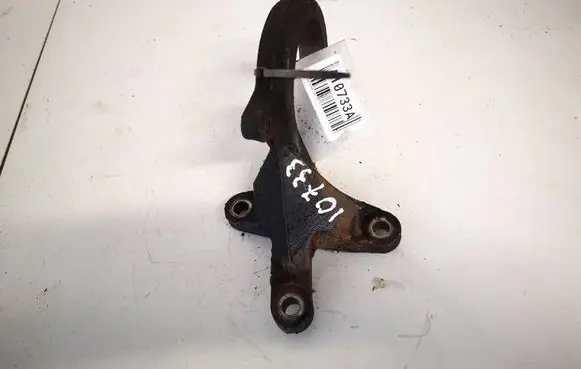 Nissan Murano Z50 Engine mounting bracket