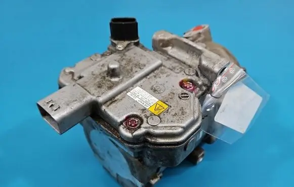 Toyota Auris E180 Air conditioning (A/C) compressor (pump) 0422001330 IMPRK1569163