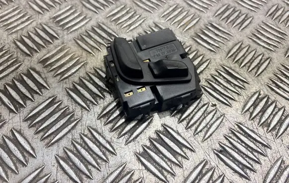Mercedes-Benz E W212 Seat control switch A2048701858 03467811