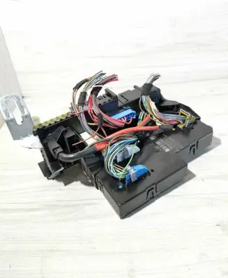 Mercedes-Benz C W204 SAM control unit 2049000902 5DK00922513 2129022702