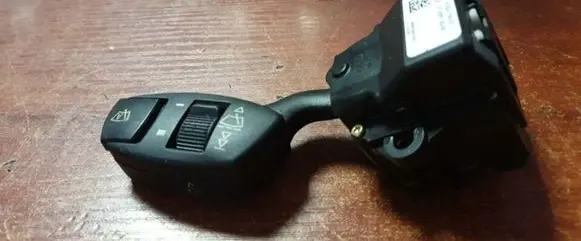 BMW 5 E60 E61 Wiper control stalk 6924106
