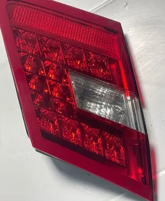 Tailgate rear/tail lights