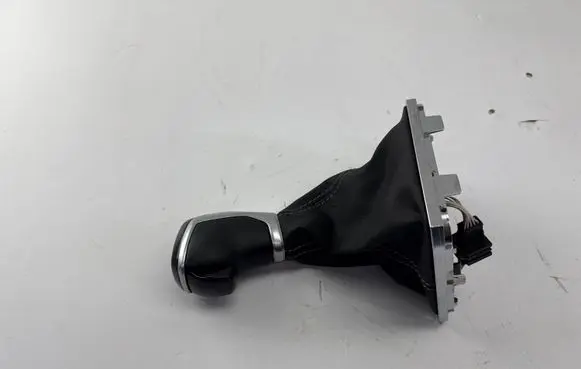 Volkswagen Tiguan Gear lever shifter trim leather/knob 5NC713203P