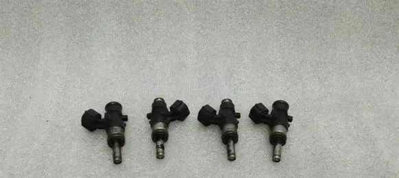 Audi A3 S3 8P Fuel injector 06L906031A