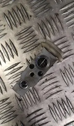 KIA Sorento Air conditioning (A/C) expansion valve 