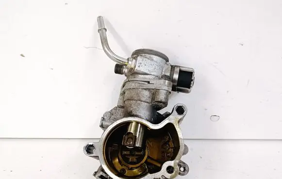Volvo XC60 Fuel injection high pressure pump 31437903 31480558