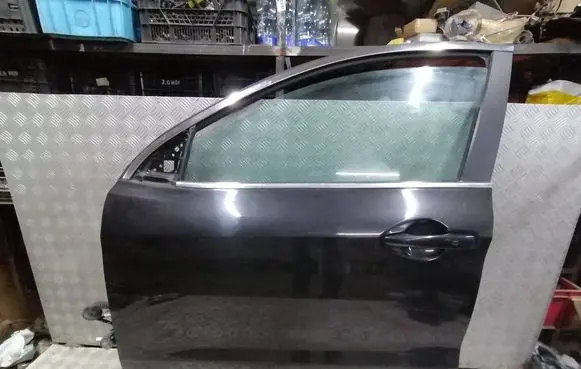 Nissan Qashqai Front door