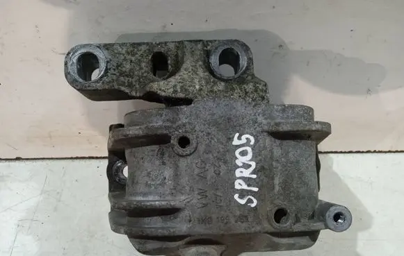 Skoda Octavia Mk2 (1Z) Engine mount bracket 1K0199262