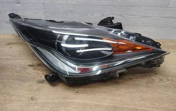 Toyota Aygo AB40 Headlight/headlamp