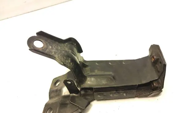 Volvo XC60 Radiator mount bracket 31261932