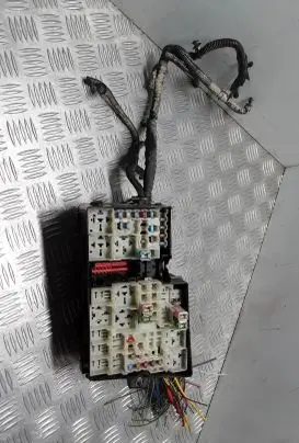 Volvo V40 Fuse module AV6T14A067AD
