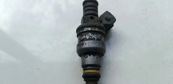 Hyundai Accent Fuel injector 9250930006