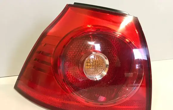 Volkswagen Golf V Rear/tail lights 4VFX13405AA