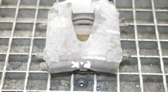 Volkswagen Polo VI Front brake caliper