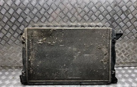 Audi A4 S4 B6 8E 8H Coolant radiator