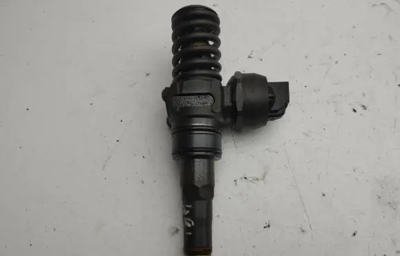 Seat Ibiza III (6L) Fuel injector 045130073T 0414720035