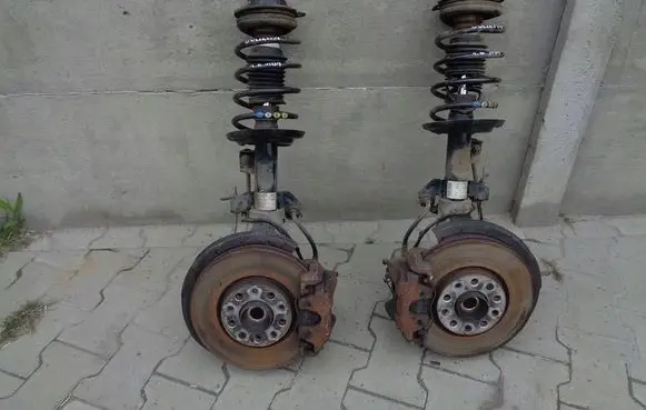 Alfa Romeo Giulietta Front wheel hub spindle knuckle