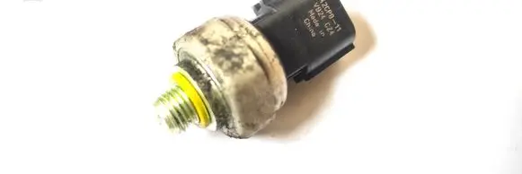 Nissan Qashqai Air conditioning (A/C) pressure sensor 42CP811