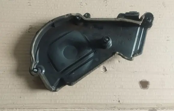Peugeot 2008 I Timing belt guard (cover) 9684193080