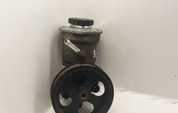 Toyota Corolla Verso AR10 Power steering pump 4431005120