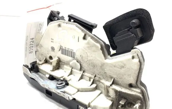 Volkswagen Polo V 6R Front door lock 5K1837015E