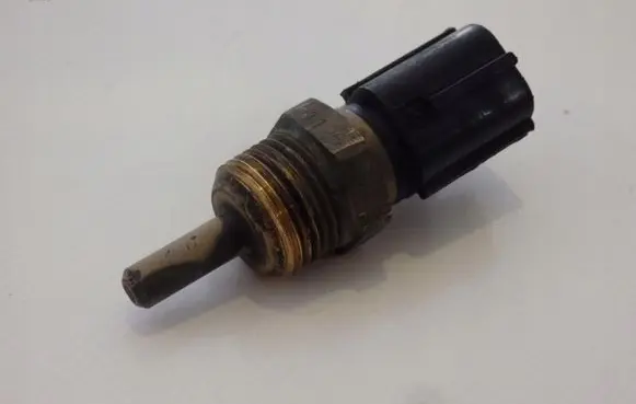 Mitsubishi Pajero Outside/exterior temperature sensor 