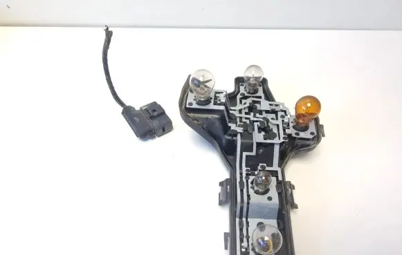 Volkswagen Touran I Tail light bulb cover holder 1T0945258A