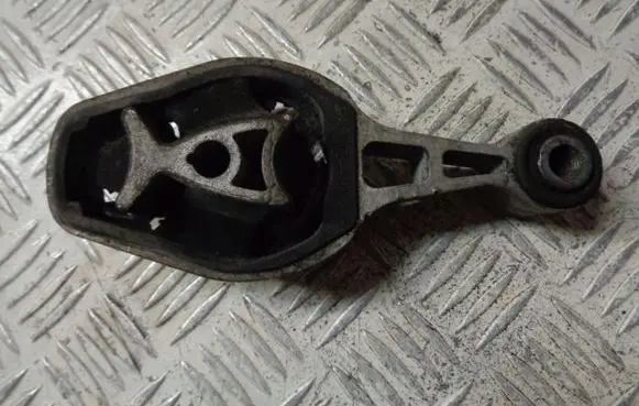 Peugeot 2008 I Gearbox mount 9688824180