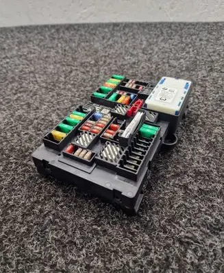 BMW 5 G30 G31 Fuse module 8713127