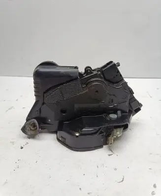 Toyota Yaris Front door lock