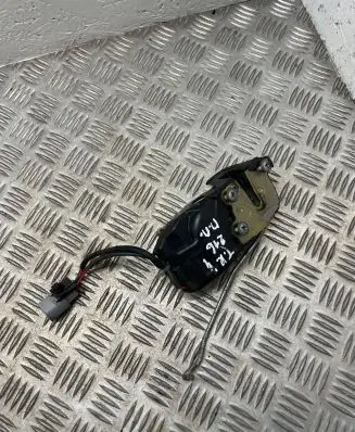 Toyota RAV 4 (XA10) Front door lock