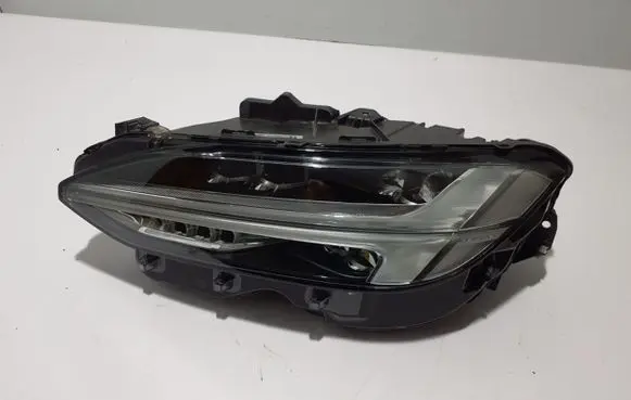 Volvo S90, V90 Headlight/headlamp 32228310