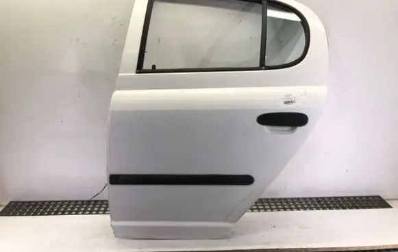 Toyota Yaris Rear door