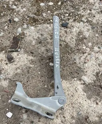 Nissan Pathfinder R51 Engine bonnet/hood hinges 4M4LH