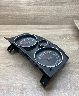 Opel Zafira B Speedometer (instrument cluster) 13308999