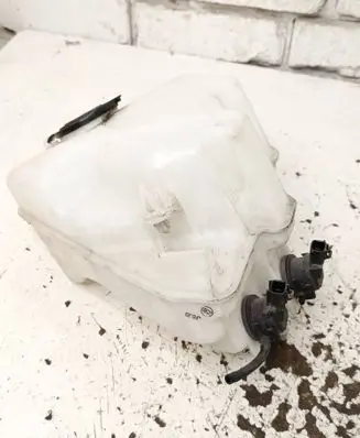 Toyota Prius (XW20) Windshield washer fluid reservoir/tank 060851145