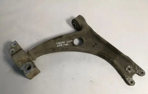 Volkswagen Tiguan Front lower control arm/wishbone 3C0407151F