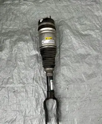 Jeep Grand Cherokee Front shock absorber/damper 68231636AA
