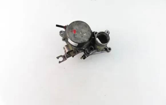 Ford Mondeo Mk III Vacuum pump 