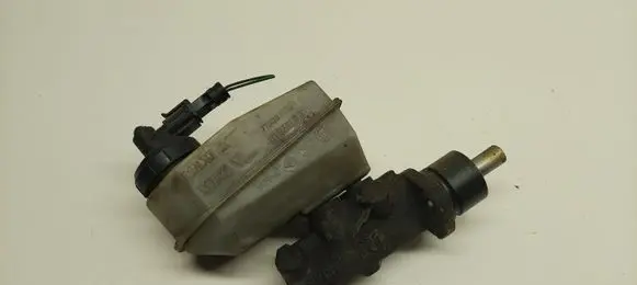 Renault Megane I Master brake cylinder 21026299