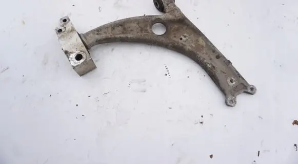 Volkswagen PASSAT B7 Front lower control arm/wishbone