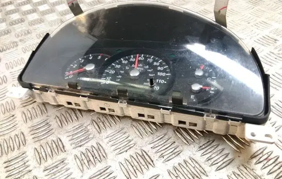 KIA Sorento Speedometer (instrument cluster) 940013E581