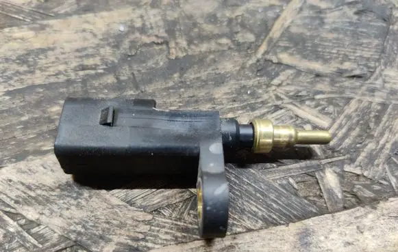 Seat Ibiza IV (6J,6P) Coolant temperature sensor 03F919501B