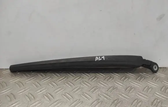 Rear wiper blade arm