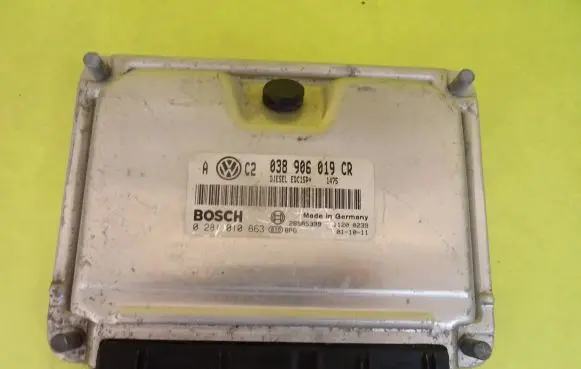 Volkswagen Golf IV Engine control unit/module 038906019CR 0281010663